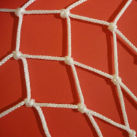 Огороджувальна сітка загороджувальна Д.3мм. Осередок 4,5см. для спортзалів, стадіонів, спортмайданчиків